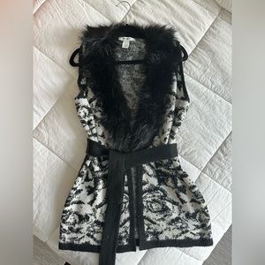 WHITE HOUSE BLACK MARKET Long Sweater Vest with fur collar